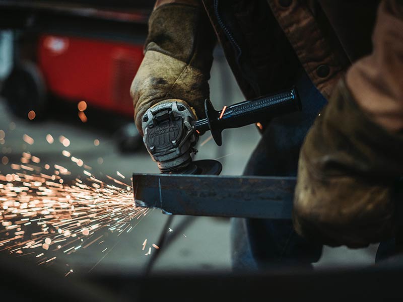 GARAGE DOOR MAINTENANCE AND REPAIR TIPS